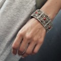 Veche brățară magrebiană manufacturată în argint și coral natural | Maroc cca. 1930 - 1950