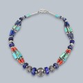 Colier etnic indian manufacturat în argint decorat cu turcoaz natural, lapis lazuli și coral natural | Rajasthan - India | a doua jumătate a secolului XX