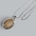 Colier sautoir din argint accesorizat pandant statement decorat cu un remarcabil cabochon de cuarț rutilat natural | cca. 1990