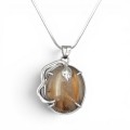 Colier sautoir din argint accesorizat pandant statement decorat cu un remarcabil cabochon de cuarț rutilat natural | cca. 1990
