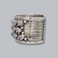 Impresionantă brățară manchette etnică Navajo, manufacturată în argint masiv cu piatra lunii (Rainbow Moonstone) | Statele Unite | cca. 1960 - 1970
