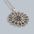 Colier din argint torsadat, accesorizat cu o impresionantă amuletă Mandala manufacturată în argint cu cuarț fumuriu natural | India