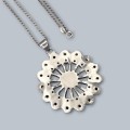 Colier din argint torsadat, accesorizat cu o impresionantă amuletă Mandala manufacturată în argint cu cuarț fumuriu natural | India