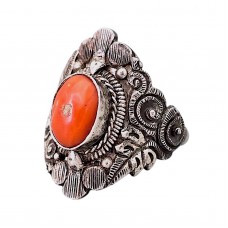 Inel etnic sino-tibetan Newari manufacturat în argint și coral natural | Nepal cca. 1950 - 1970