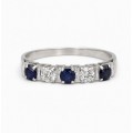 Rafinat inel vintage "Classic Five-Stone" din aur alb 18k cu diamante și safire naturale | cca. 1970