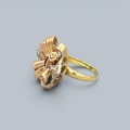 Remarcabil inel retro „Bow” manufacturat în aur 18k și 12k cu rubine și diamante naturale | atelier Napoli cca. 1945 - 1955 