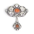 Broșă Art Nouveau scandinavă - Skønvirke din argint și chihlimbar butterscotch | atelier Peter Christian Jensen | Danemarca cca. 1915 - 1920