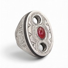 Inel statement tuareg bijuterie de autor, manufacturat în argint intarsiat cu abanos și carneol natural | colecția "Ancient Symbols" by ArtAntik Gallery