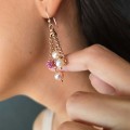 Cercei tassel din argint placat cu aur roz, animați de o cascadă de lanțuri fine, perle naturale de cultură și accente de cristale cz roz | atelier contemporan italian - anii 2020 preloved