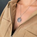 Colier din argint accesorizat cu pandant amuletic Mandala, manufacturat în argint și safire naturale | India