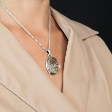 Colier din argint torsadat, accesorizat cu pandant amuletic Ganesha sculptat în cristal de stâncă natural | India