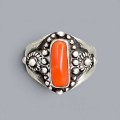 Inel etnic sino-tibetan manufacturat în argint și coral Sherpa | vintage - a doua jumătate a sec. XX