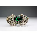 brosa victoriana etruscan revival. cca 1870. anturaj emerald glass