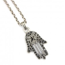 colier indonezian cu amuleta Hamsa - Abhaya Mudra - argint si spinel colier indonezian cu amuleta Hamsa - Abhaya Mudra - argint si spinel