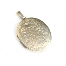 Pandant locket - pentru poze - argint gravat manual - Marea Britanie anii '70 Pandant locket - pentru poze - argint gravat manual - Marea Britanie anii '70