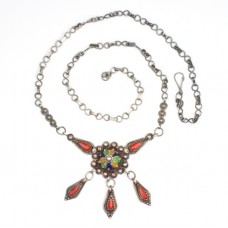 Vechi colier tribal Kabyle - argint și coral natural - cca 1900 Algeria Vechi colier tribal Kabyle - argint și coral natural - cca 1900 Algeria