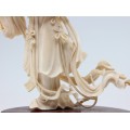 Splendida statueta " Guan Yin " - fildes & lemn - cca.1930 China