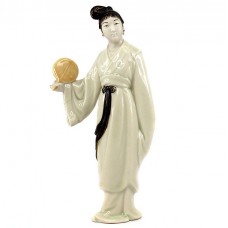 Rafinată statuetă din porțelan, în stil Jingdezhen | Curtezană | China cca.1970 Rafinată statuetă din porțelan, în stil Jingdezhen | Curtezană | China cca.1970