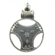 Inedită amuletă șivaistă | Yantra | manufactură în argint | India Inedită amuletă șivaistă | Yantra | manufactură în argint | India
