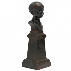 Raritate : Statuetă Regele Mihai I, copil | cca. 1927 Raritate : Statuetă Regele Mihai I, copil | cca. 1927