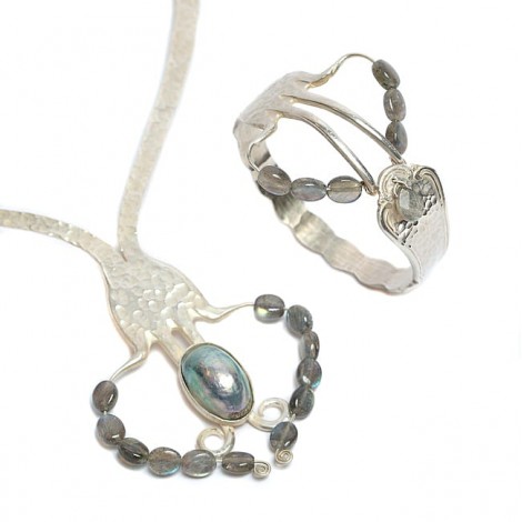 Set de bijuterii statement #Furculision | colier și brățară din argint cu anturaje de labradorit și perlă tahitiană | UNICAT