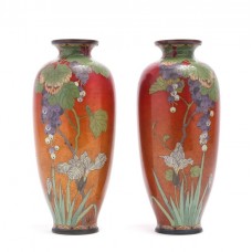 Garnitură de vaze japoneze emailate Shipōyaki cloisonné | manufactură atribuită atelierului Ando Jubei | cca.1920 Garnitură de vaze japoneze emailate Shipōyaki cloisonné | manufactură atribuită atelierului Ando Jubei | cca.1920