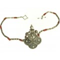 Vechi colier tribal cu amuletă hindusă |  manufactură în argint & coral roșu natural | British Raj