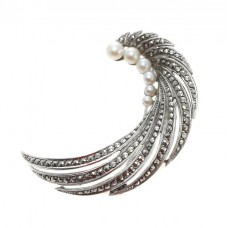 Elegantă broșă Art Deco | argint, perle naturale de cultură & marcasite | Belgia | anii '40 Elegantă broșă Art Deco | argint, perle naturale de cultură & marcasite | Belgia | anii '40