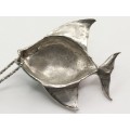Colier cu pandant modernist Pește exotic | argint emailat champlevé | Italia | 1970 -1980