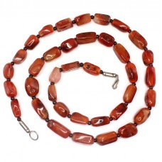 Colier magrebian African Trade Beads decorat cu rare specimene de carnelian Idar-Oberstein și granate naturale | Maroc Colier magrebian African Trade Beads decorat cu rare specimene de carnelian Idar-Oberstein și granate naturale | Maroc