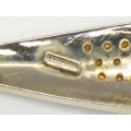 Rafinată broșă din argint aurit încrustată cu suită de cristale multifațetate | Umbrelă | Italia | post-1969