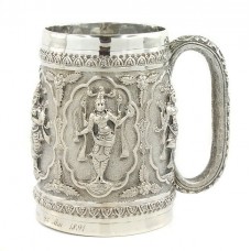 Cană burmeză din argint decorată cu zeități din panteonul hindus | manufactură | 1880 -1891  British Burma Cană burmeză din argint decorată cu zeități din panteonul hindus | manufactură | 1880 -1891  British Burma