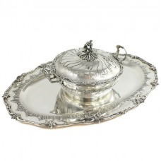 Garnitură din argint formată din supieră și platou pentru pește și aperitive | Rococo | atelier Wolfers Frères pentru C. Morrens | cca.1900 -1910 Garnitură din argint formată din supieră și platou pentru pește și aperitive | Rococo | atelier Wolfers Frères pentru C. Morrens | cca.1900 -1910