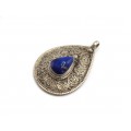 Amuletă hindusă decorată prin filigranare cu motive Shankha | argint & lapis afgan | India