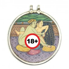 Veche amuletă hindusă Kama Sutra | argint & pictură în stil Mughal | India - British Raj  Veche amuletă hindusă Kama Sutra | argint & pictură în stil Mughal | India - British Raj
