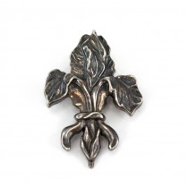 Broșă din argint  Fleur de Lis | colecția Louisiana Iris pentru Laura Bush | atelier Mignon Faget | Statete Unite 