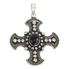 Amuletă celtică din argint cu anturaj de onix negru | Crucea lui Thor | manufactură de artizan indonezian Amuletă celtică din argint cu anturaj de onix negru | Crucea lui Thor | manufactură de artizan indonezian
