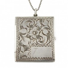 Colier accesorizat cu pandant locket din argint gravat manual | perioadă colonială British Raj | cca.1940 Colier accesorizat cu pandant locket din argint gravat manual | perioadă colonială British Raj | cca.1940