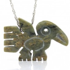 Colier cu amuletă amerindiană sculptată în steatit natural | The Peace Eagle | atelier Elka | cca. 1970 Statele Unite Colier cu amuletă amerindiană sculptată în steatit natural | The Peace Eagle | atelier Elka | cca. 1970 Statele Unite