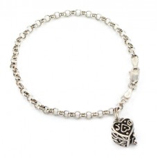 Brățară din argint accesorizată cu un charm inimioară locket | atelier Int.  Bullion & Metal Brokers | Statele Unite Brățară din argint accesorizată cu un charm inimioară locket | atelier Int.  Bullion & Metal Brokers | Statele Unite