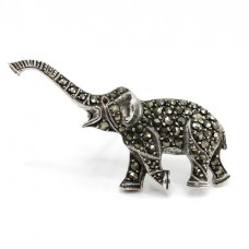 Broșă Art Deco din argint incrustat cu topaze, marcasite și granat | Elefant | cca. 1930 Germania Broșă Art Deco din argint incrustat cu topaze, marcasite și granat | Elefant | cca. 1930 Germania