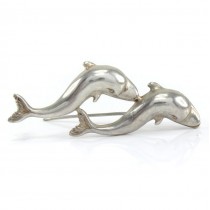 Broșă modernistă din argint elegant stilizată sub forma unei perechi de delfini  | Franța