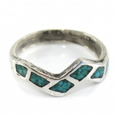 Inel modernist amerindian decorat cu intarsie de turcoaze naturale Birdseye | manufactură în argint sterling | cca.1960 Inel modernist amerindian decorat cu intarsie de turcoaze naturale Birdseye | manufactură în argint sterling | cca.1960