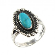 Inel vintage amerindian decorat cu turcoaz natural Royston | manufactură în argint sterling | atelier Bell Trading Post | anii '60 Statele Unite Inel vintage amerindian decorat cu turcoaz natural Royston | manufactură în argint sterling | atelier Bell Trading Post | anii '60 Statele Unite