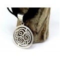Colier statement modernist accesorizat cu o amuletă celtică Triskelion | argint & piele năbuc | atelier Silpada