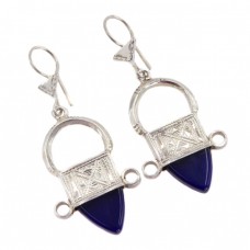 Cercei etnici tuaregi accesorizați cu amulete Ingall | manufactură în argint | Niger Cercei etnici tuaregi accesorizați cu amulete Ingall | manufactură în argint | Niger