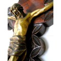 impozant CRUCIFIX. sculptura Adolfo Fargnoli. mahon rosu. cca 1920 Spania