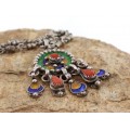 Vechi colier etnic Kabyle din argint emailat, decorat cu anturaje de coral natural | Algeria