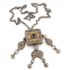 Vechi colier tribal turkmen cu pandant relicvariu din argint | lapis lazuli natural | cca.1900 Vechi colier tribal turkmen cu pandant relicvariu din argint | lapis lazuli natural | cca.1900