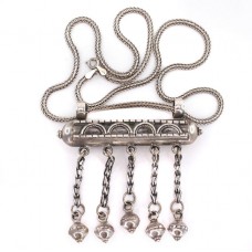 Colier islamic decorat cu o impresionantă amuletă Muska  | manufactură în argint | Turcia Colier islamic decorat cu o impresionantă amuletă Muska  | manufactură în argint | Turcia